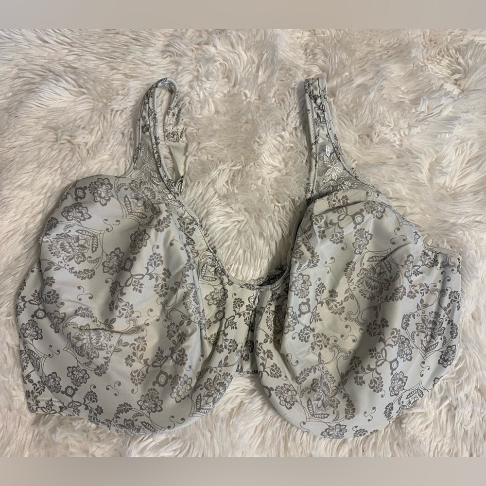 Bali passion for comfort bra- silver lace print. Underwire. 38DDD